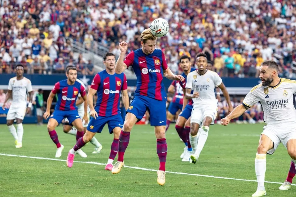 “الكلاسيكو” يترقب قمة الجولة الـ 35 من الدوري الإسباني “الكلاسيكو” يترقب قمة الجولة الـ 35 من الدوري الإسباني