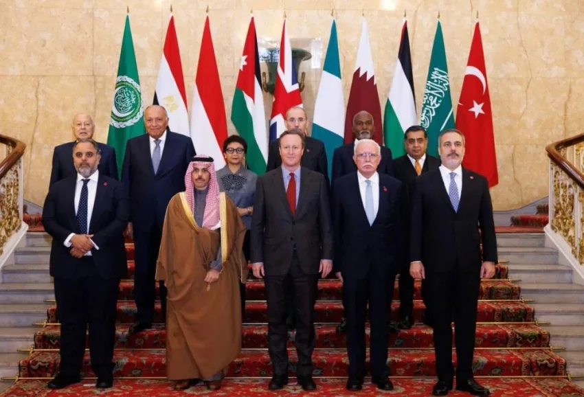 اللجنة الوزارية المعينة من القمة العربية الإسلامية تُثمن البيان المشترك الذي أصدره زعماء المملكة المتحدة وفرنسا وكندا حول الأوضاع في غزة والضفة الغربية.