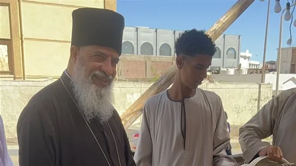الله هو الحب: أسقف أقباط الكاثوليك في الغردقة يشتري الأضحية لمناسبة العيد الله هو الحب: أسقف أقباط الكاثوليك في الغردقة يشتري الأضحية لمناسبة العيد