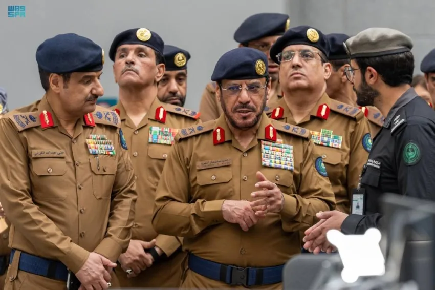 اللواء حمود الفرج يطلع على أنشطة الدفاع المدني في المدينة المنورة اللواء حمود الفرج يطلع على أنشطة الدفاع المدني في المدينة المنورة