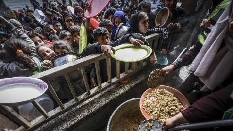 المجاعة تؤثر سلبًا على النساء الحوامل في غزة وأجنتهن مهددة. المجاعة تؤثر سلبًا على النساء الحوامل في غزة وأجنتهن مهددة.