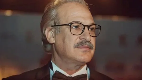 المخرج عمر زهران يخرج من قسم الدقي بعد إطلاق سراحه المخرج عمر زهران يخرج من قسم الدقي بعد إطلاق سراحه