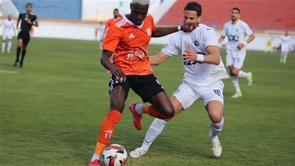 المدير التنفيذي لبيراميدز يعقد جلسات مع لاعبي الفريق لتحذيرهم من صعوبة مواجهة البنك المدير التنفيذي لبيراميدز يعقد جلسات مع لاعبي الفريق لتحذيرهم من صعوبة مواجهة البنك