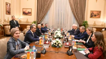 المستشار الدكتور حنفي جبالي يزور رئيس الجمعية الوطنية في بيلاروسيا