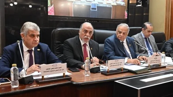 المستشار محمود فوزي: قانون انتخابات النواب الجديد يعيد توزيع المقاعد ويحقق التوازن. المستشار محمود فوزي: قانون انتخابات النواب الجديد يعيد توزيع المقاعد ويحقق التوازن.