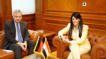 المشاط تتناول تعزيز الروابط الاقتصادية بين مصر وألمانيا مع السفير الألماني