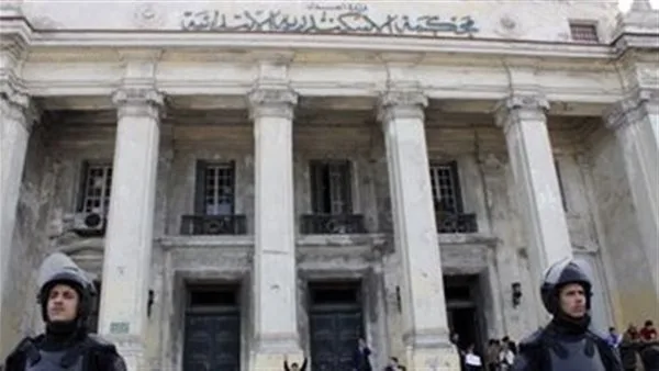 المشدد 10 للمتهمين بقتل شاب رفض معاكسة زوجته وشقيقته المشدد 10 للمتهمين بقتل شاب رفض معاكسة زوجته وشقيقته