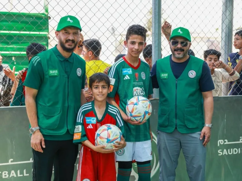 المطوع والمالكي في إطار برامج الأندية بمخيم الزعتري المطوع والمالكي في إطار برامج الأندية بمخيم الزعتري