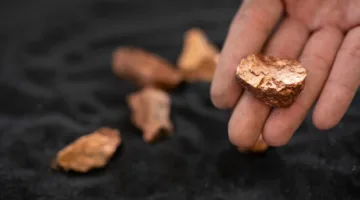المعادن تتحرك ضمن نطاق ضيق وسط ترقب لمحادثات الصين وأميركا