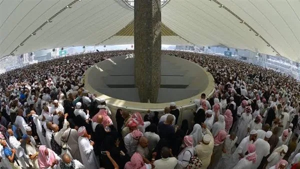 المفتي السابق: يجوز للضعفاء والمرضى والنساء التوكيل في رمي الجمرات.. فيديو المفتي السابق: يجوز للضعفاء والمرضى والنساء التوكيل في رمي الجمرات.. فيديو