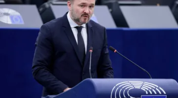 المفوضية الأوروبية تقترح وقفا تاما لاستيراد الغاز من روسيا بحلول 2027