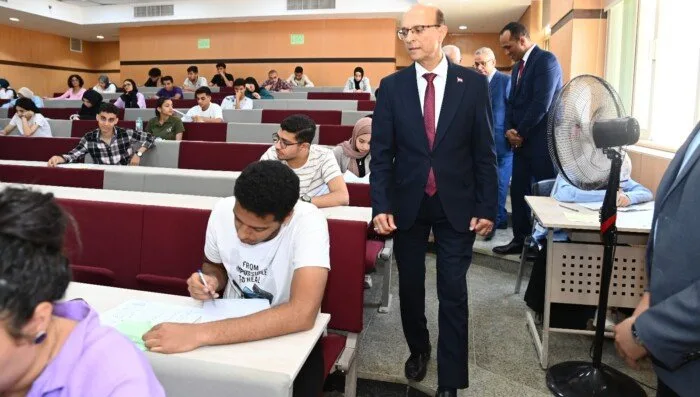 المنشاوي يزور لجان امتحانات جامعة أسيوط الخاصة المنشاوي يزور لجان امتحانات جامعة أسيوط الخاصة