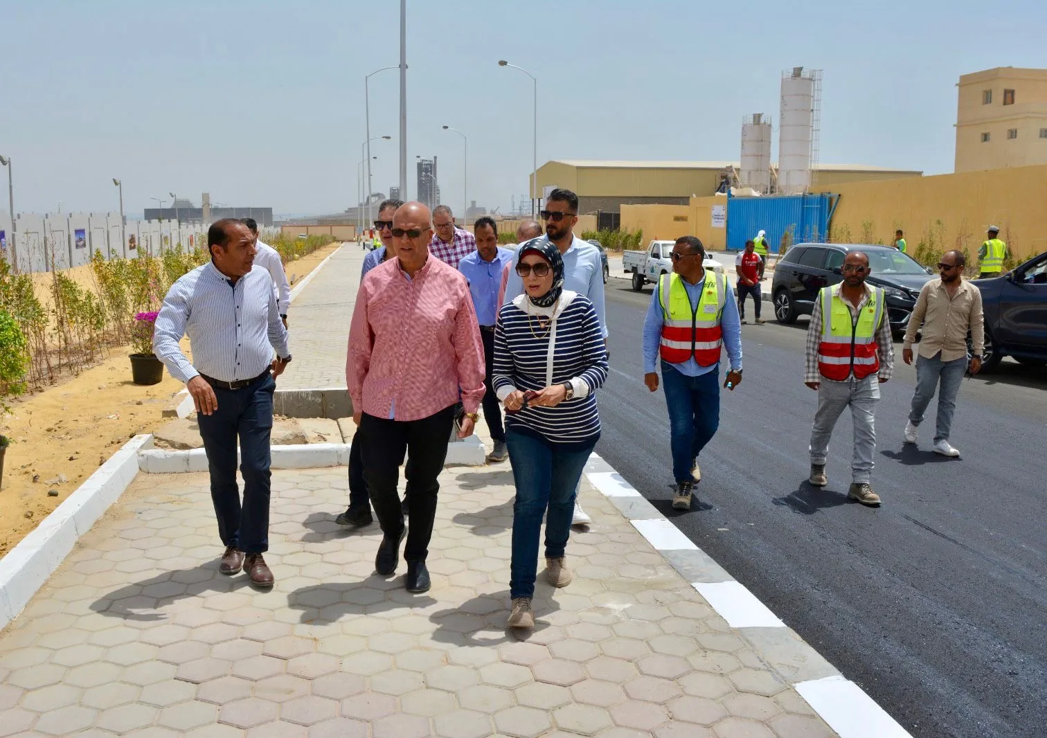 المهندس أحمد عمران يتفقد مشروعات السويس الجديدة المهندس أحمد عمران يتفقد مشروعات السويس الجديدة