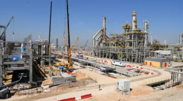 الموافقة على 5 مشاريع نفطية بين شركة البترول الوطنية والشركة القابضة للغازات الطبيعية