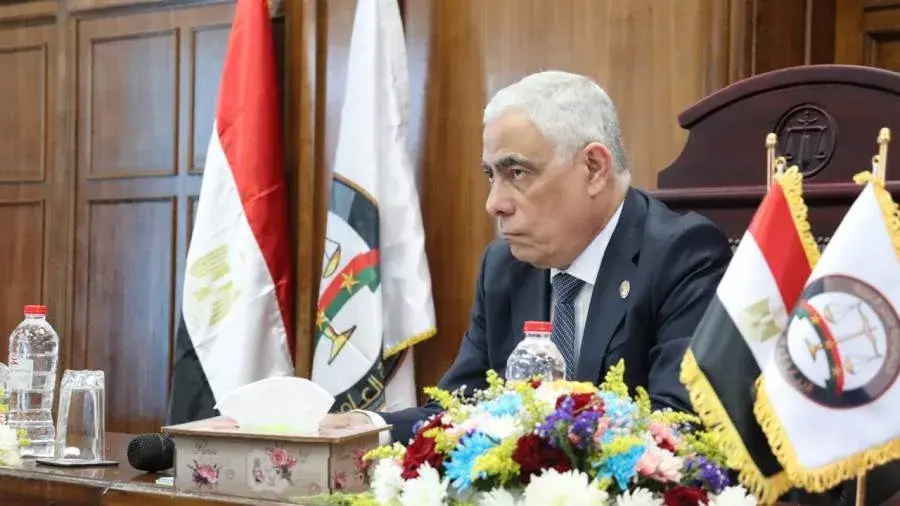 النائب العام يلتقي بأعضاء النيابة العامة وموظفيها بدائرة نيابة استئناف المنصورة النائب العام يلتقي بأعضاء النيابة العامة وموظفيها بدائرة نيابة استئناف المنصورة