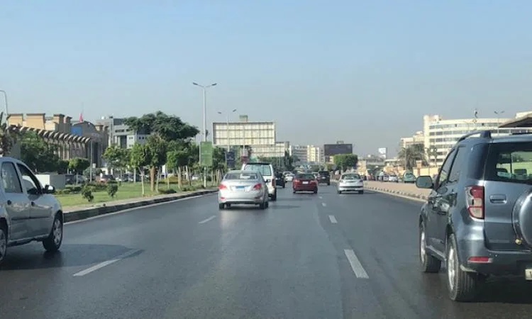 تقرير الحركة المرورية: سلاسة السير في أغلب طرق القاهرة والجيزة تقرير الحركة المرورية: سلاسة السير في أغلب طرق القاهرة والجيزة