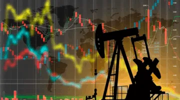 النفط ينهي تداولاته بتراجع، لكنه يحقق ارتفاعاً شهرياً بحوالي 5%