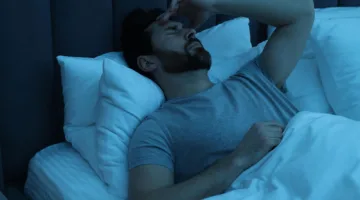 النوم في هذا التوقيت يؤثر سلبًا على الصحة العامة.. طبيب يحذر