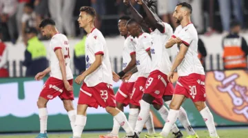 بنهاشم يوقع اتفاقيات تدريب الوداد ويقدم اقتراحات هامة على جهازه الفني