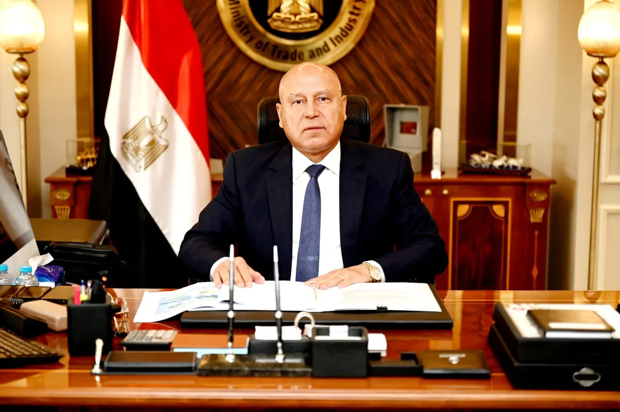 الوزير: مد فترة التقدم على 332 وحدة صناعية للمشروعات الصغيرة والمتوسطة لمدة أسبوع الوزير: مد فترة التقدم على 332 وحدة صناعية للمشروعات الصغيرة والمتوسطة لمدة أسبوع