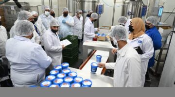 الوزير: مصانع بلبن ومنافذ بيعها نظيفة جدًا ولا تستحق الإغلاق