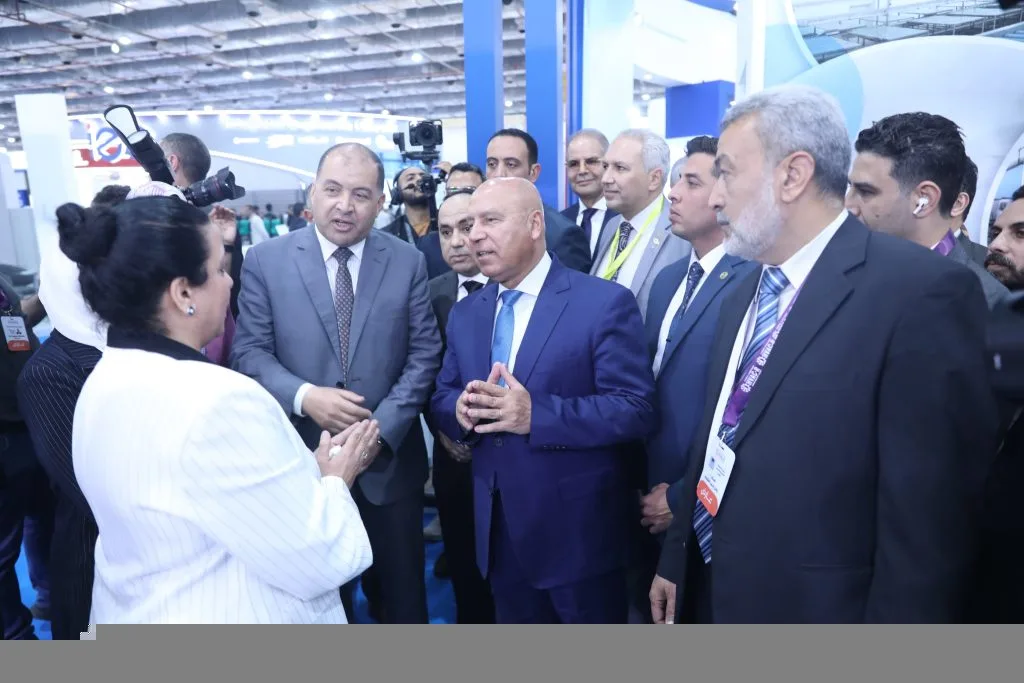 الوزير يفتتح معرض ومؤتمر التبريد والتكييف وتدفئة الهواء الوزير يفتتح معرض ومؤتمر التبريد والتكييف وتدفئة الهواء