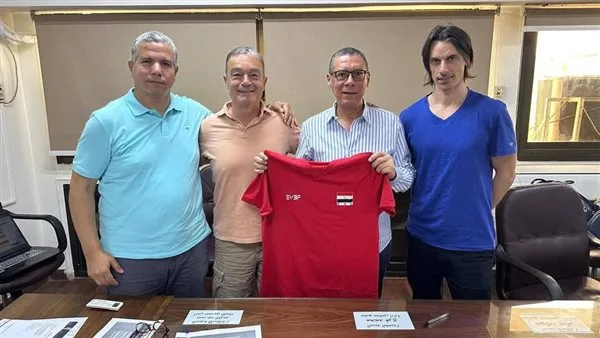 اليوم، المدرب الإيطالي بونيتا يشرف على أول تدريب لمنتخب الكرة الطائرة تحضيرًا لبطولة العالم. اليوم، المدرب الإيطالي بونيتا يشرف على أول تدريب لمنتخب الكرة الطائرة تحضيرًا لبطولة العالم.