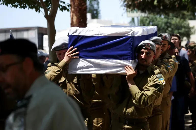 انتحار 42 جنديًا إسرائيليًا منذ بدء الصراع في غزة انتحار 42 جنديًا إسرائيليًا منذ بدء الصراع في غزة