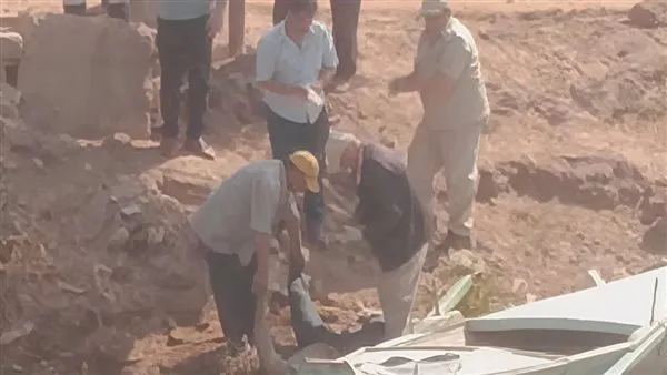 انتشال جثة شاب لا يُعرف هويته من ترعة الباجورية في المنوفية انتشال جثة شاب لا يُعرف هويته من ترعة الباجورية في المنوفية
