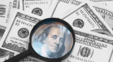 انخفاض جديد في سعر الدولار مقابل الجنيه في ختام تداولات اليوم