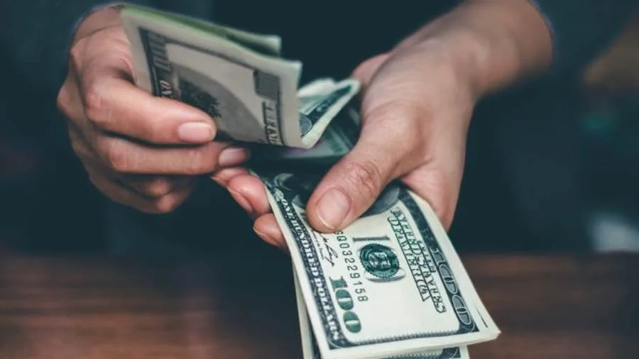 انخفاض جديد لسعر الدولار مقابل الجنيه في منتصف تعاملات اليوم.. يتراجع بأكثر من 5 قروش انخفاض جديد لسعر الدولار مقابل الجنيه في منتصف تعاملات اليوم.. يتراجع بأكثر من 5 قروش