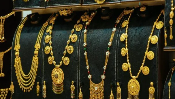 انخفاض سعر الذهب في الجزائر اليوم، الإثنين 19 مايو 2025