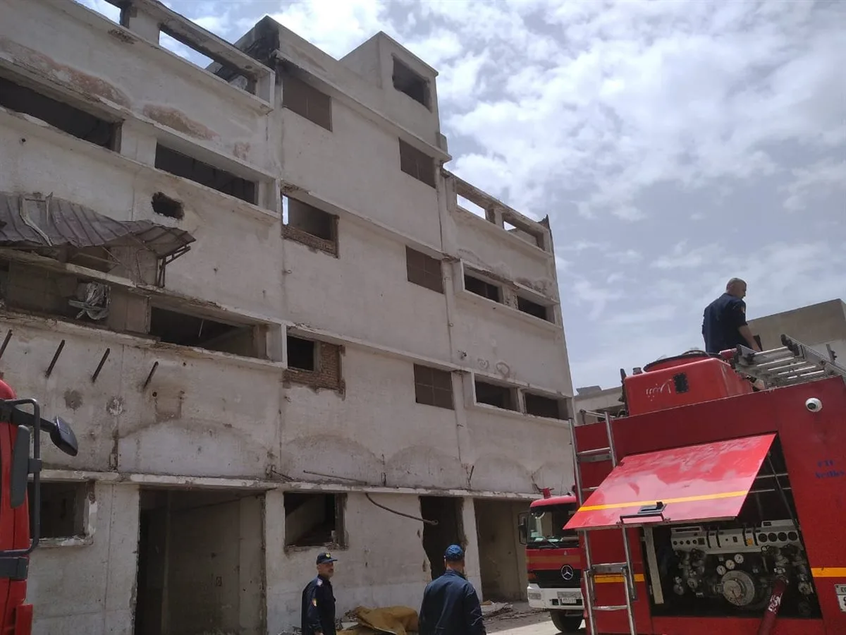 اندلاع حريق في سقف شركة أدوية بجوار مستشفى معهد ناصر دون تسجيل إصابات حتى اللحظة اندلاع حريق في سقف شركة أدوية بجوار مستشفى معهد ناصر دون تسجيل إصابات حتى اللحظة