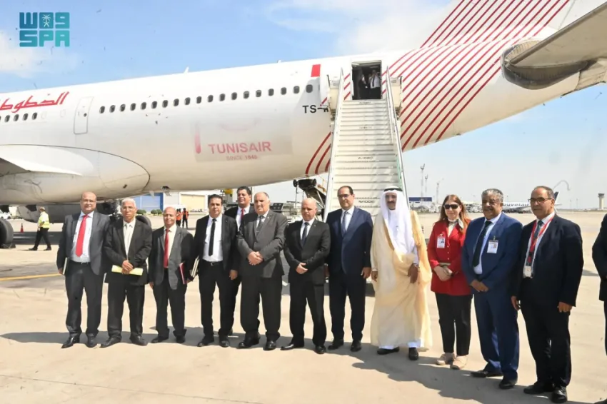 انطلاق الدفعة الأولى من الحجاج التونسيين نحو الأماكن المقدسة انطلاق الدفعة الأولى من الحجاج التونسيين نحو الأماكن المقدسة