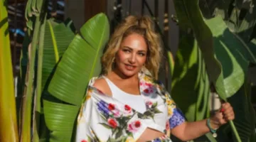 بإطلالة مثيرة للجدل.. ليلى علوي تشارك جمهورها صورًا من أحدث ظهور لها