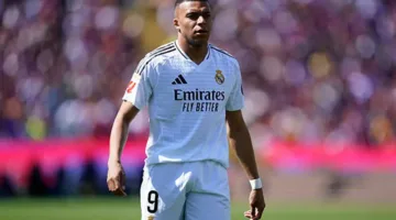 باريس يطالب مبابي بـ98 مليون يورو ويقلب الموازين