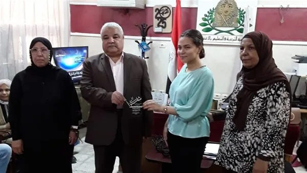 بالصور.. “تعليم الأقصر” تمنح الجوائز للطلاب الفائزين في مسابقة الظواهر بالصور.. “تعليم الأقصر” تمنح الجوائز للطلاب الفائزين في مسابقة الظواهر