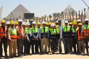 بالصور.. زيارة ميدانية لرئيسي أبوظبي للاستثمارات السياحية ومجموعة أكور العالمية لموقع مشروع فندق “سوفيتل ليجند – الأهرامات”