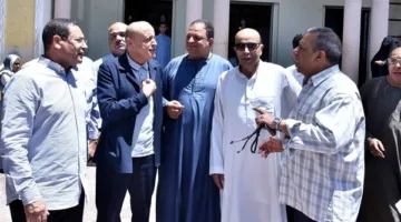 بالصور.. محافظ الأقصر يلتقي الأهالي لاستعراض مطالبهم بمنطقة الكرنك
