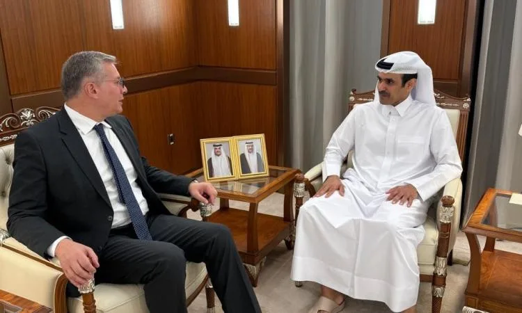 بالصور: وزير البترول يقوم بزيارة إلى قطر ويلتقي بوزير الطاقة القطري بالصور: وزير البترول يقوم بزيارة إلى قطر ويلتقي بوزير الطاقة القطري