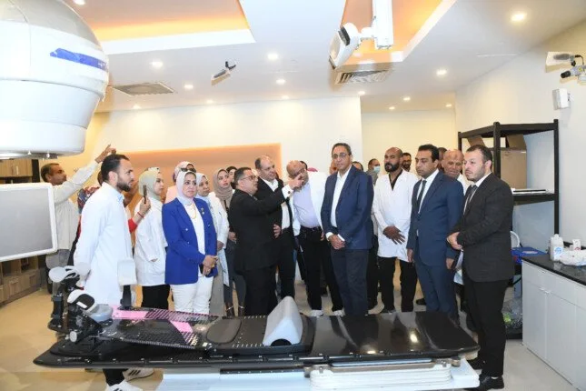 بتكلفه 85 مليون جنيه.. محافظ قنا يفتتح مبنى امتداد مركز الأورام الجديد للعلاج الإشعاعي بتكلفه 85 مليون جنيه.. محافظ قنا يفتتح مبنى امتداد مركز الأورام الجديد للعلاج الإشعاعي