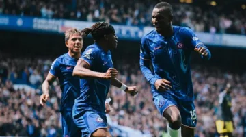تشيلسي revived its European hopes with a valuable victory over Manchester United in the Premier League.