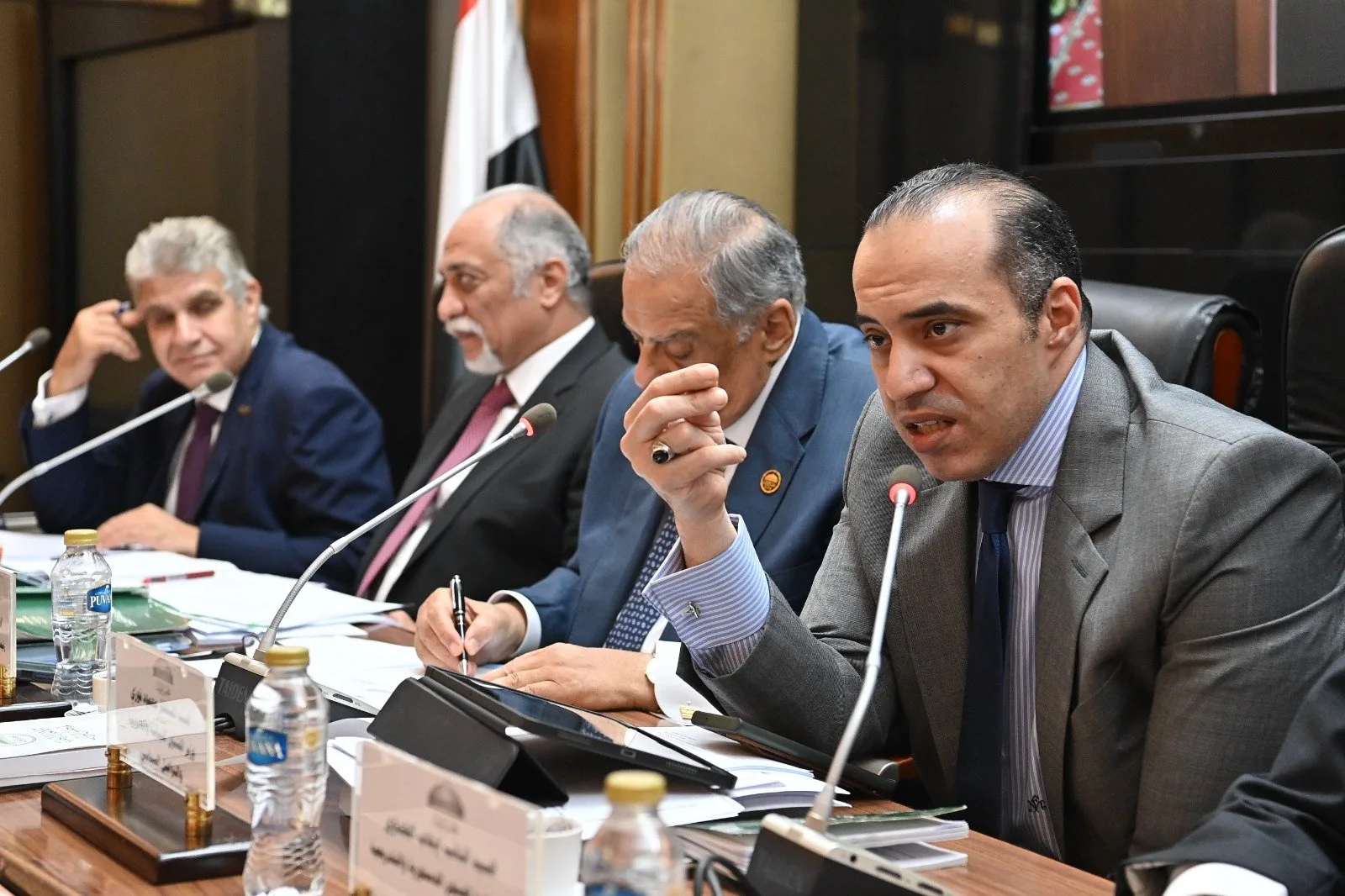 بخصوص القوائم.. لجنة البرلمان توافق على المادة 5 من مشروع قانون تقسيم دوائر مجلس النواب بخصوص القوائم.. لجنة البرلمان توافق على المادة 5 من مشروع قانون تقسيم دوائر مجلس النواب