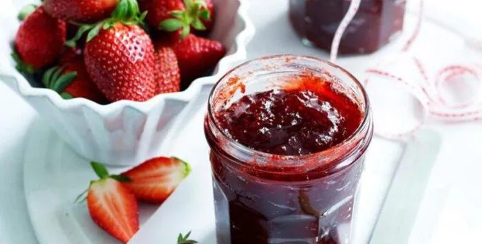 بخطوات بسيطة.. طريقة عمل مربى الفراولة في المنزل بخطوات بسيطة.. طريقة عمل مربى الفراولة في المنزل