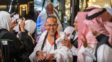 بدء توافد طلائع الحجاج إلى مكة المكرمة والمدينة المنورة بوصول حجاج ماليزيا