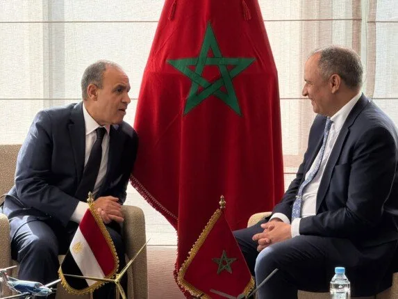 “بدر عبد العاطي” يجتمع مع وزير الصناعة والتجارة المغربي في الرباط “بدر عبد العاطي” يجتمع مع وزير الصناعة والتجارة المغربي في الرباط
