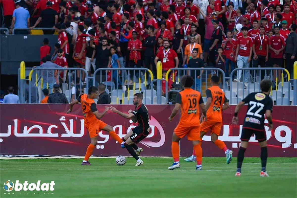 بدلاء الأهلي في مواجهة فاركو بالدوري المصري.. الشحات يلعب بجانب أفشة ومعلول