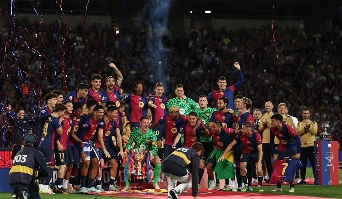 برشلونة قد يفقد رسميًا لقب الدوري الإسباني لصالح ريال مدريد رغم تتويجه به. برشلونة قد يفقد رسميًا لقب الدوري الإسباني لصالح ريال مدريد رغم تتويجه به.