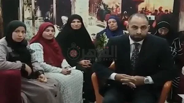 بزعم تسليمهن كراتين مساعدات.. الحبس سنتين للمتهمين بتزوير إيصالات أمانة لابتزاز سيدات بالعدوة في المنيا بزعم تسليمهن كراتين مساعدات.. الحبس سنتين للمتهمين بتزوير إيصالات أمانة لابتزاز سيدات بالعدوة في المنيا