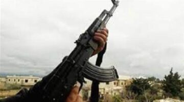 بسبب خلاف على قطعة أرض.. مصرع شخص بطلق ناري خلال مشاجرة مع آخر بأسوان
